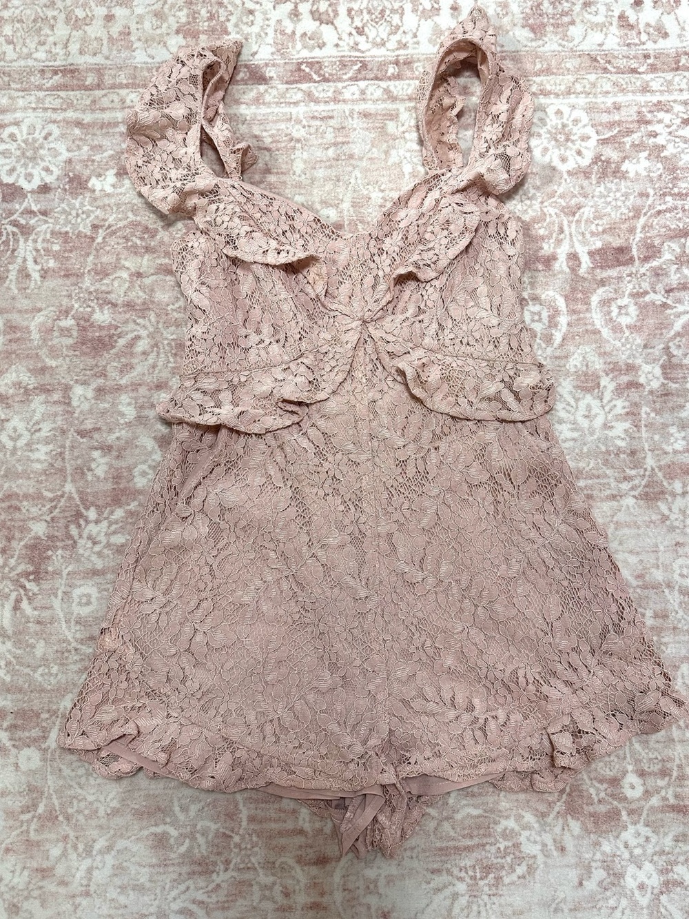 BCBG ๐ธ Dusty Rose Lace Ruffled Romper - Picture 2 of 16